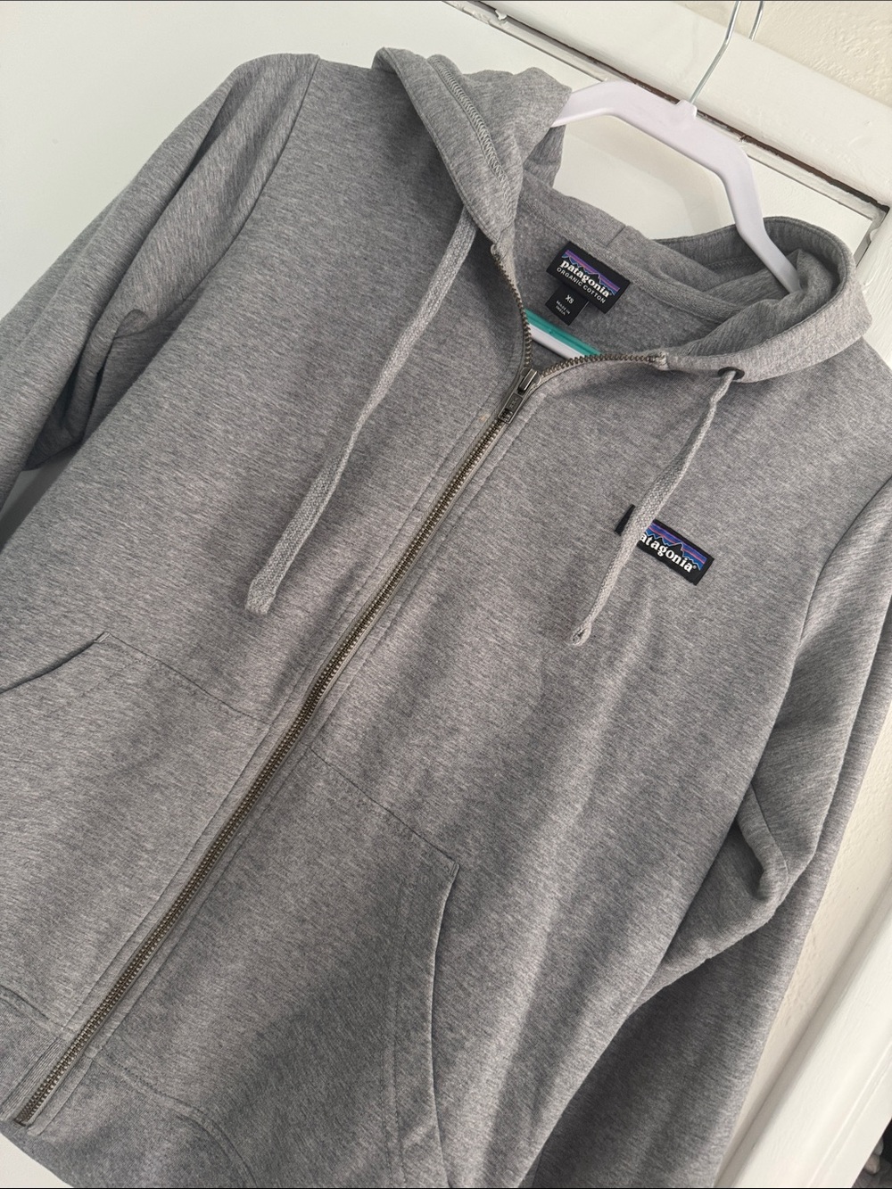 Patagonia women’s Heather Gray Zip-Up Hoodie